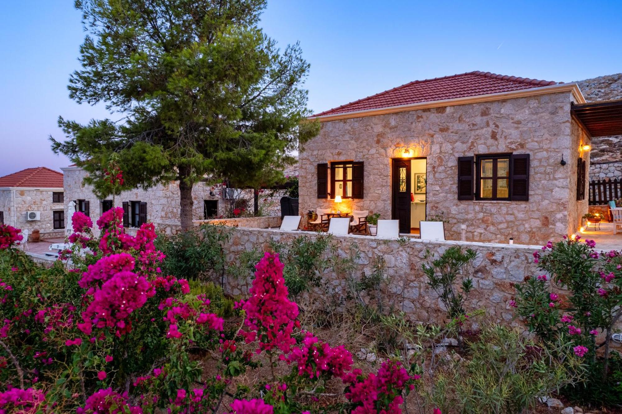 Villa Ftenagia Chalki Town Exteriér fotografie